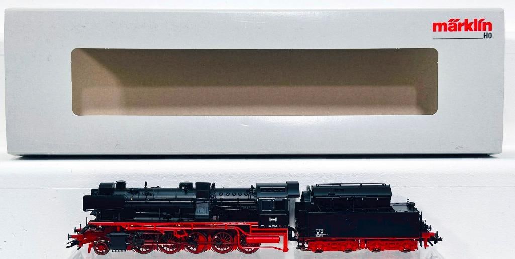 Marklin Modern HO Scale Locomotive and Tender BR 50.40 #37040: Marklin Modern HO Scale Locomotive and Tender BR 50.40 #37040, in C9 and with its original box. Epoche III.