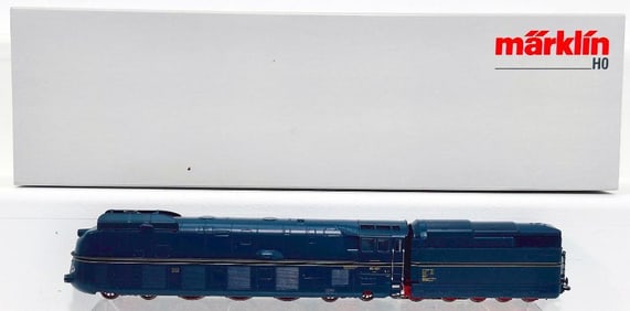 Marklin Modern HO Scale Locomotive and Tender Deutsche Reichsbahn #39058