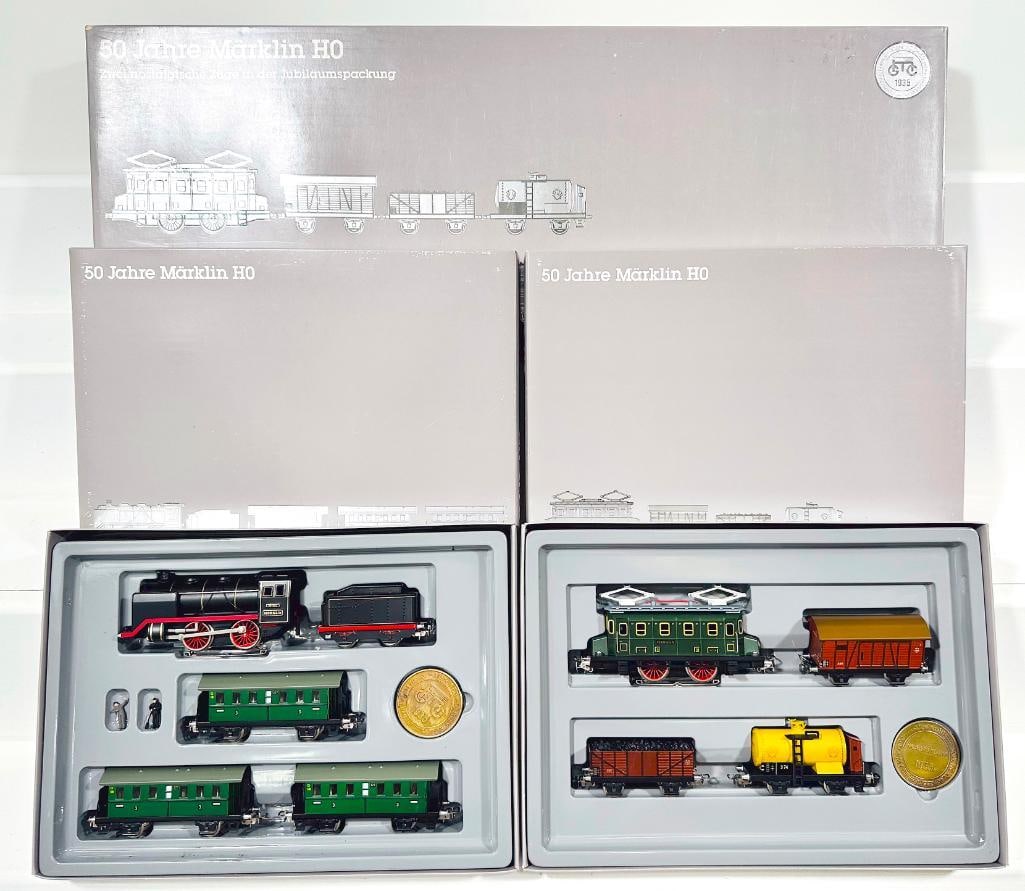 Marklin Modern HO Scale 50 Jahre Anniversary Set #0050: Marklin Modern HO Scale 50 Jahre Anniversary Set #0050, in C9 and with its original box.