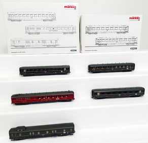 Marklin Modern HO Scale to Berlin–Hambarg Passenger 2 Car Set #43259 and 3 Car Berlin–Hamberg