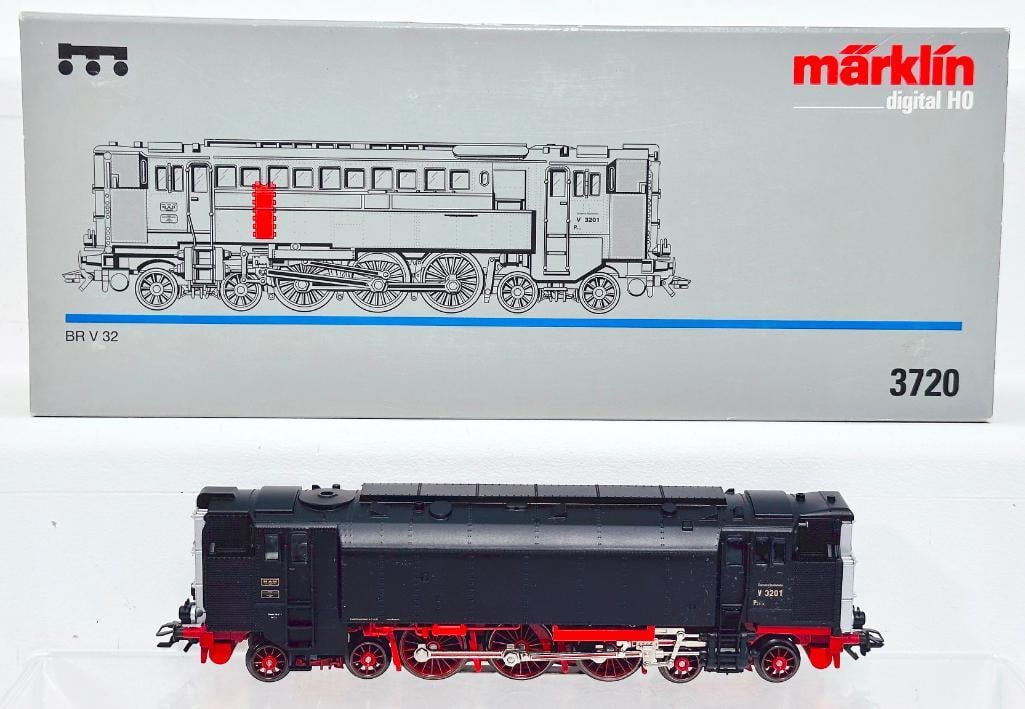 Marklin Modern Digital HO Electric Locomotive BRV 32 #3720: Marklin Modern Digital HO Electric Locomotive BRV 32 #3720, in C9 and with its original box.