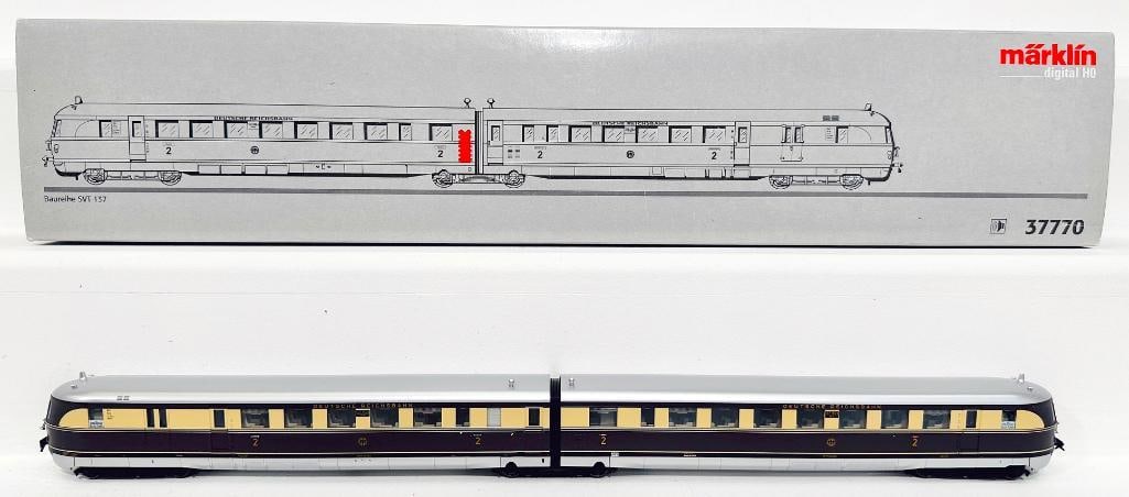 Marklin Modern Digital HO Baureihe SVT 137 #37770: Marklin Modern Digital HO Baureihe SVT 137 #37770, in C9 and in its original box.