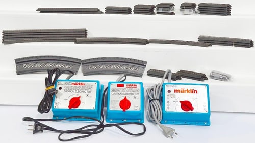 Marklin Modern HO Scale Assorted Roadbed Track and Transformer X3