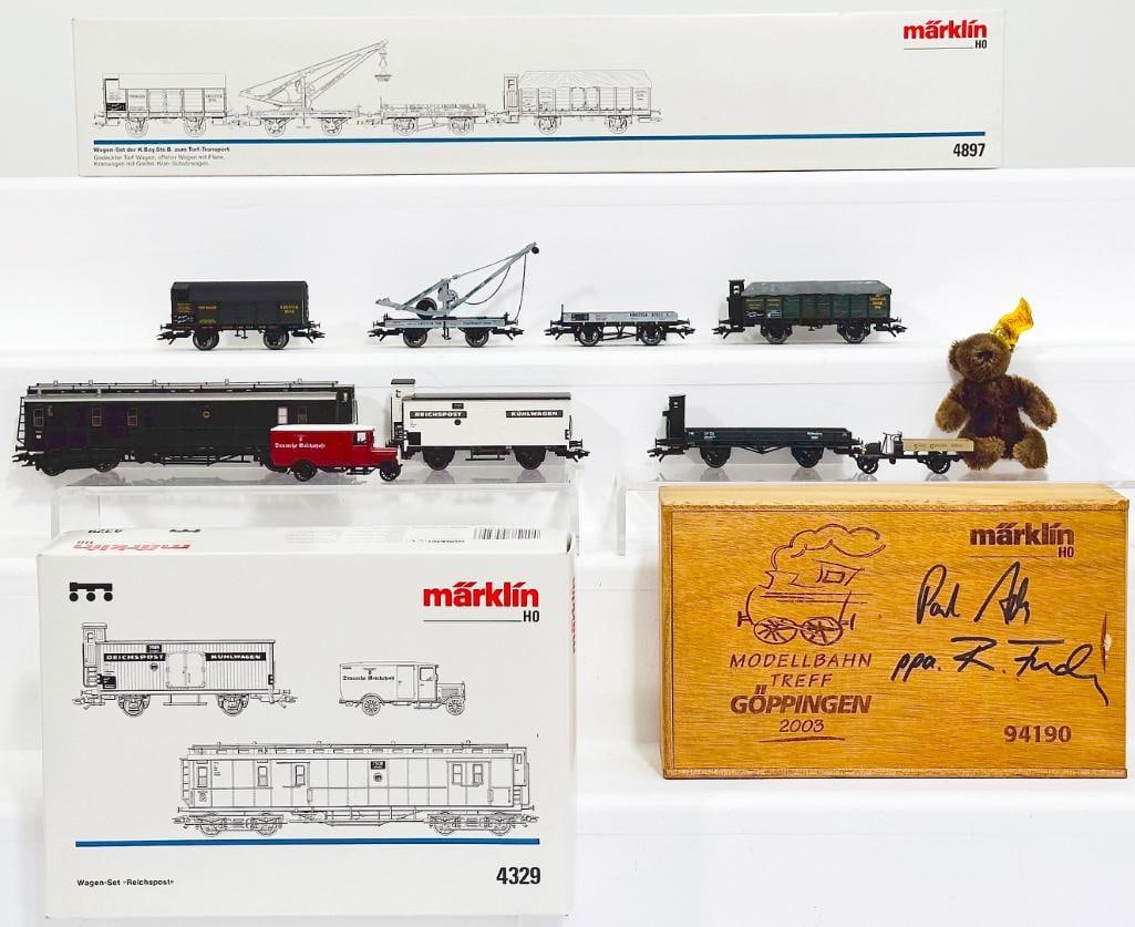 Marklin Modern HO Scale Goppingen 2003 #94190–German State Postal Car Set #4339–Royal Bavarian: Marklin Modern HO Scale Goppingen 2003 #94190 -German State Postal Car Set #4339 -Royal Bavarian State Railroad PPE A-T Transport Car Set #4897, each in C9 and each with its original box.