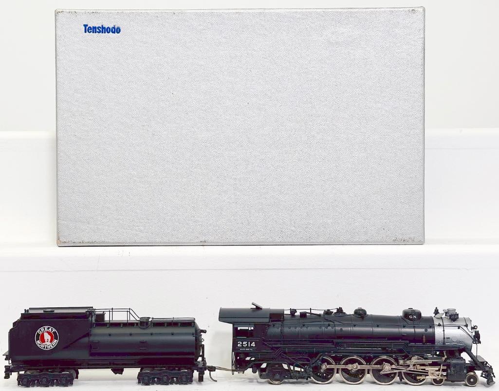 Tenshodo Modern HO Scale Great Northern 4 -8 -2 Class P -2 Locomotive and Tender: Tenshodo Modern HO Scale Great Northern 4 -8 -2 Class P -2 Locomotive and Tender, in C8 and with its original box.