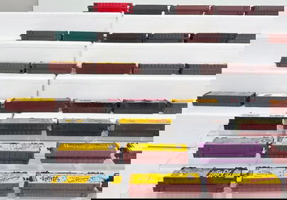 Unknown Manufacturers Modern HO Scale Assorted Freight Cars