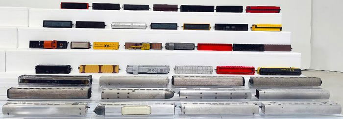 Unknown Manufacturers Modern HO Scale Assorted Passenger Cars and Freight Cars