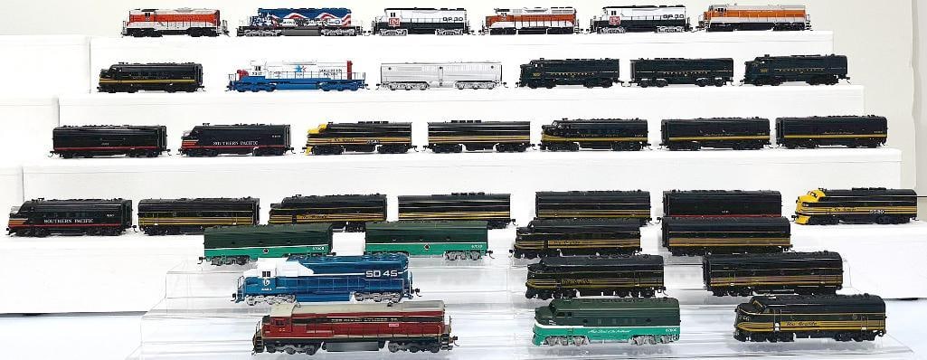 Unknown Manufacturers Modern HO Scale Assorted Diesel Units and Switchers (1 of 19)