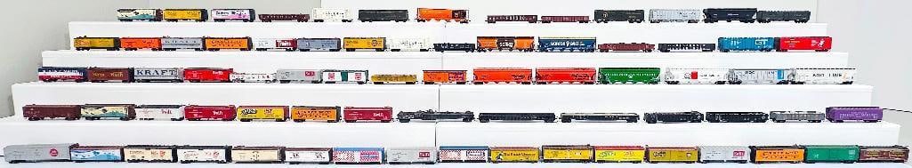 Unknown Manufacturers Modern HO Scale Assorted Freight Cars and Hoppers (1 of 18)