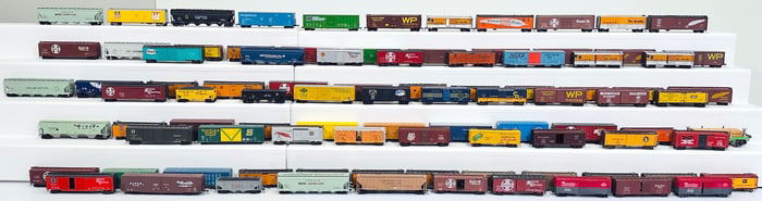 Unknown Manufacturers Modern HO Scale Assorted Freight Cars