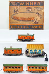 Winner Prewar O Gauge Set 1000 with 1016 Electric Locomotive and 1011 - 1011 Passenger Cars