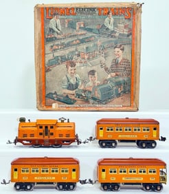 Lionel Prewar O Gauge Outfit No. 134 orange 250 Electric Locomotive/603-603-604 two-tone Orange Cars