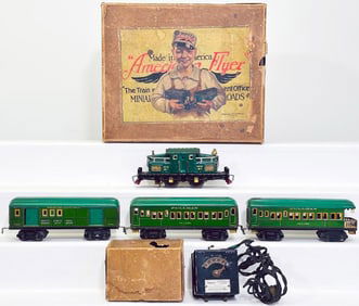 American Flyer Prewar O Gauge 7011 Green Electric Locomotive and 3000-3001-3001 Passenger Cars Boxed