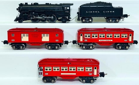 Lionel Prewar O Gauge 225E Black Locomotive and 2245W Black Tender/2600 - 2601 - 2602 two-tone Cars