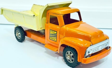 Buddy L Postwar Hydraulic Farm Dump Truck #5582 orange and cream