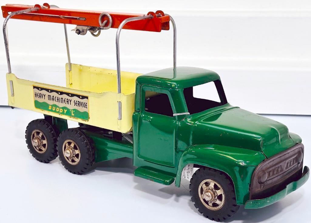 Buddy L Postwar #5668 Heavy Machinery Service Truck green and cream: Buddy L Postwar #5668 Heavy Machinery Service Truck green and cream, in C7 and made in 1955.