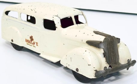 Wyandotte Prewar Ambulance white