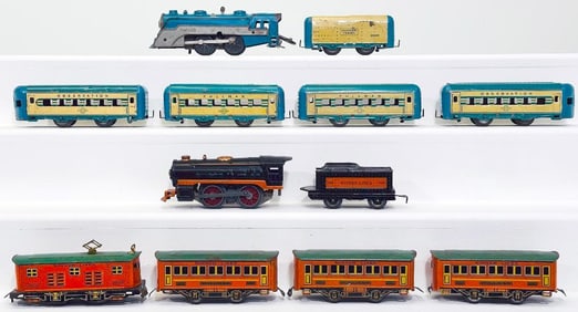 Hafner Prewar O Gauge 1010 light blue Locomotive and Tender/ Four (4) blue and cream Passenger Cars