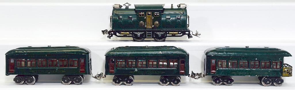 Lionel Prewar O Gauge 254 dark green Electric Locomotive and 610-610-612 dark green Passenger Cars: Lionel Prewar O Gauge 254 dark green Electric Locomotive and 610 - 610 - 612 dark green Passenger Cars, each in C6, with the Electric Locomotive more like C6 minus because of missing paint spots.