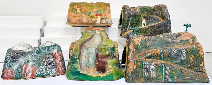 American Flyer Prewar 4265 Cascade Tunnel and Four (4) miscellaneous Tunnels