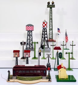 Homemade Prewar Diner and miscellaneous Lionel Prewar Lamps and Towers