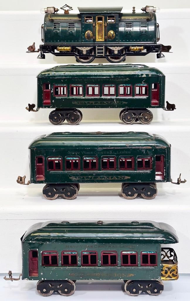 Lionel Prewar O Gauge 254 Dark Green Electric Locomotive and 610 - 610 - 612: Lionel Prewar O Gauge 254 Dark Green Electric Locomotive and 610 - 610 - 612, each in C6 or better.