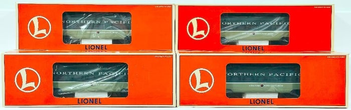Lionel Modern O Gauge Northern Pacific Vista -  Dome Coach/Northern Pacific Vista -  Dome