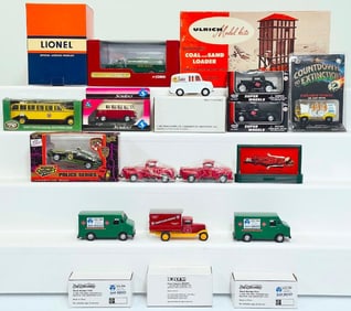Ulrich Model Kits Modern O Gauge Automatic Coal and Sand Loader/Lionel Modern Balloon/Ertl Trucks