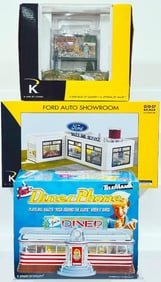 K - Line Modern O Gauge Ringling Bros. Operating Billboard/Ford Auto Showroom/Joe's DinerPhone