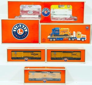 Lionel Modern O Gauge AT&SF Woodsided Reefer 3 - Pack/TCA Convention Car  -   2008/Flatbed Toy Truck