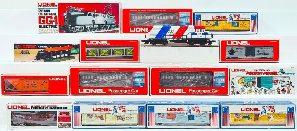 Lionel Modern O Gauge Penn Central GG - 1 Electric Locomotive/Seaboard Coastline 1776 Diesel (1 of 11)