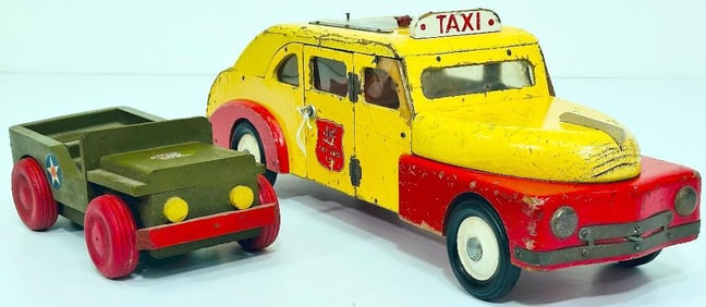 Buddy L Prewar 351 Wood Army Jeep Rough Rider olive color/Buddy L Postwar 482 Wood Taxi with sunroof