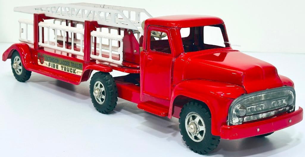 Buddy L Postwar 5751 Extension Ladder Fire Truck red manufactured in 1956 (1 of 7)