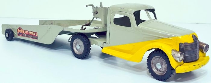 Buddy L Prewar Hi -Way Construction Truck and Trailer gray/yellow color manufactured in 1940s