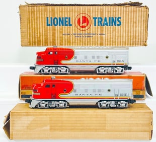 Lionel Postwar O Gauge 2353 Santa Fe Twin Diesel Units Powered and Unpowered Boxed