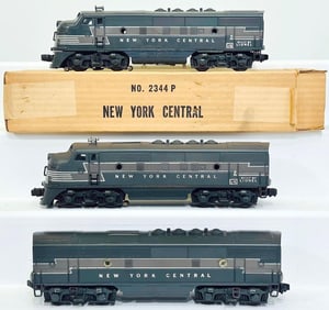 Lionel Postwar O Gauge 2454 A  -   B  -   A F - 3 Diesel Units New York Central