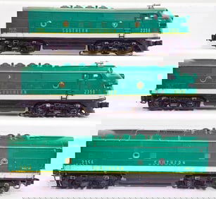 Lionel Postwar O Gauge Southern 2356 A  -   B  -   A F - 3 Diesel Units