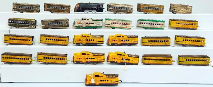 Marx Prewar O Mercury Copper and Black Locomotive / Copper NYC Tender with Six Assorted Copper Cars