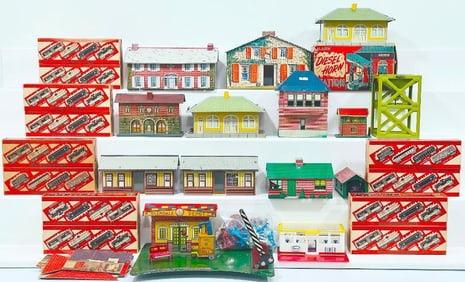 Marx Postwar O Gauge 3582 High Side Gondola Boxed X12 and Twelve (12) Assorted Structures