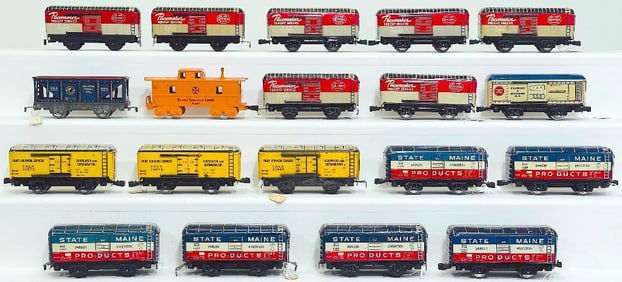Marx Postwar O Gauge Nineteen (19) Assorted Freight Cars and Caboose