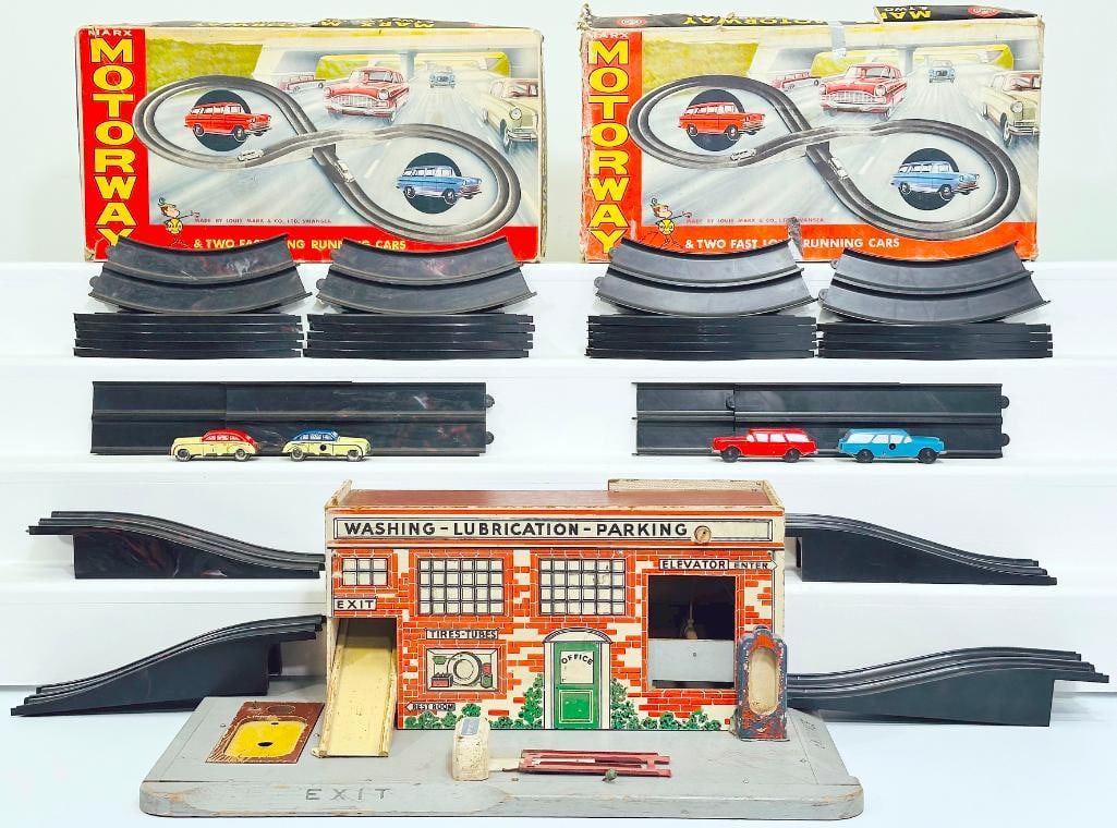 Marx Postwar Toy Motorway Boxed X2 and Wood Keystone Parking Garage and Gas Station (1 of 10)