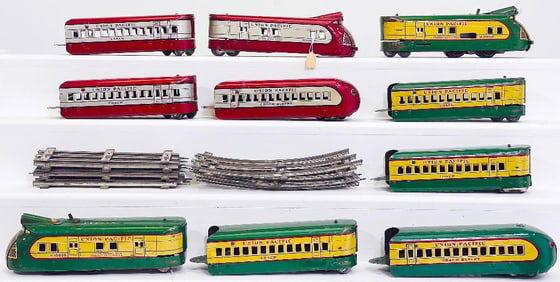 Marx Prewar O Gauge UP M-10000 green and cream 3 Car Streamliner Set X2/UP M-10000 Car Streamliner