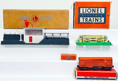 Lionel Postwar O Gauge 464 Lumber Mill and 3656 Operating Cattle Car Platform