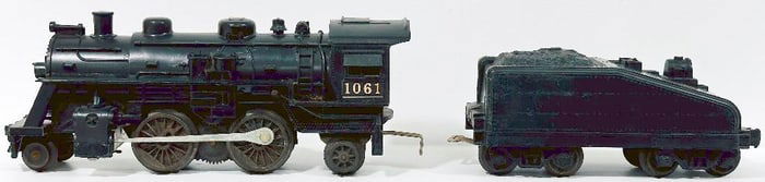 Lionel Postwar O Gauge 1061 Locomotive and Tender paper label rare variation