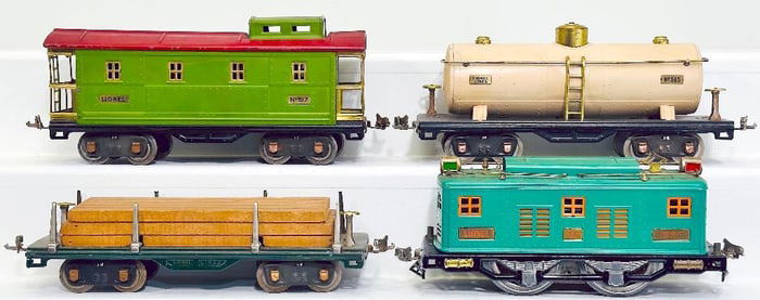 Lionel Prewar Standard Gauge 8E Peacock Electric Locomotive and Three (3) Assorted Freight Cars