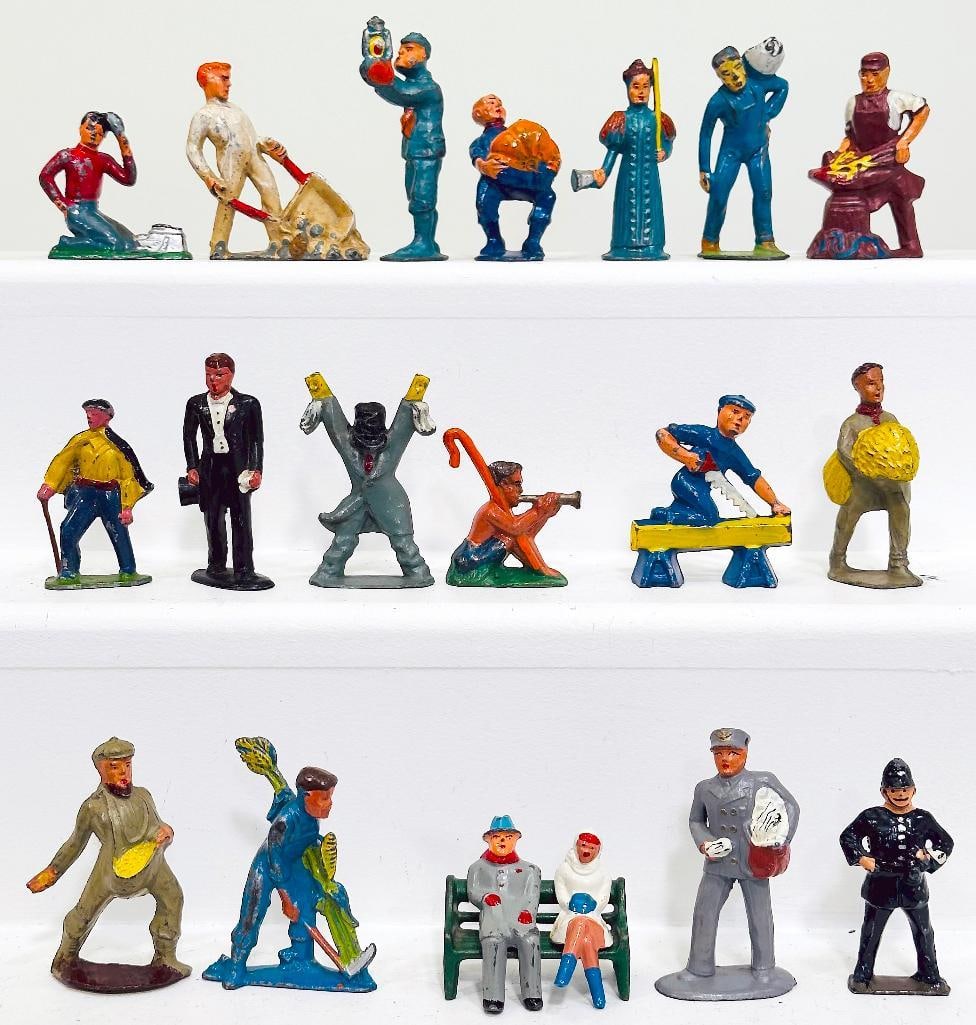 Manoil - French Holowcast Metal Assorted Figures (1 of 5)