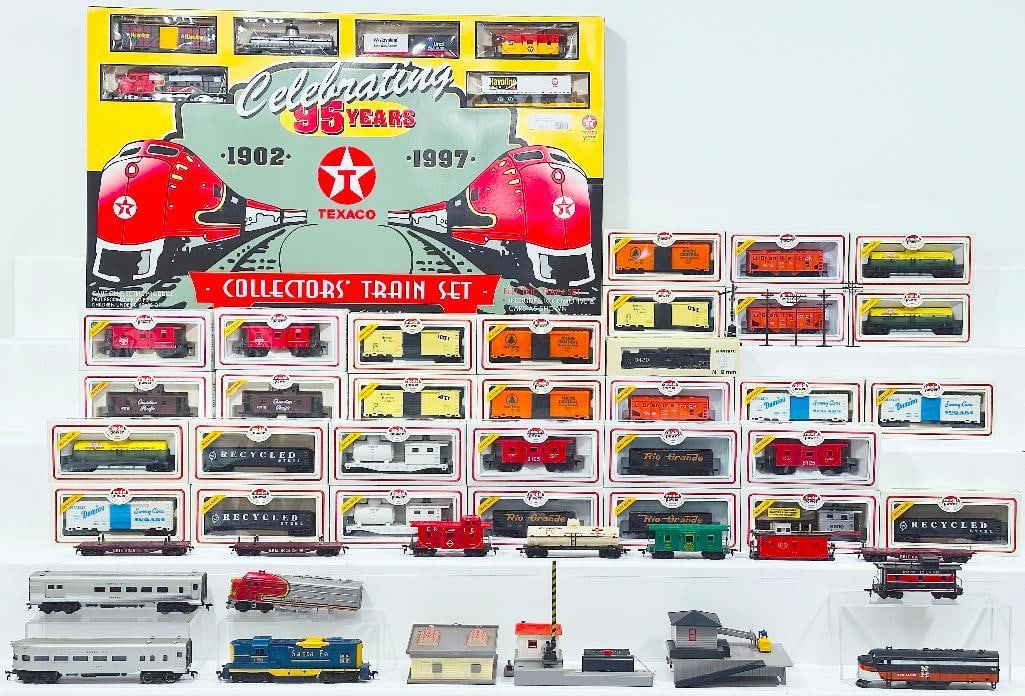 Model Power Modern HO Scale 30 Plus Assorted Freight Cars Boxed/Texaco Limited Edition HO Scale Set (1 of 16)