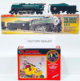 Lionel Modern O Gauge Great Northern 4 - 8 - 4 Locomotive and Tender Boxed/Operating Wile E. Coyote