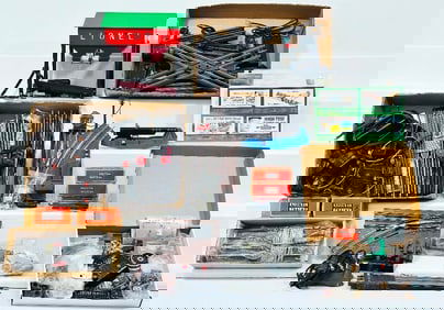 Lionel Postwar O Gauge Assorted Remote-Control Track Sections/Assorted Small Parts/497 Station