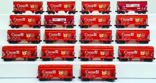 Lionel Modern O Gauge Canada 7001 Cement Car X18 and DuPont 17003 Cement Car X3